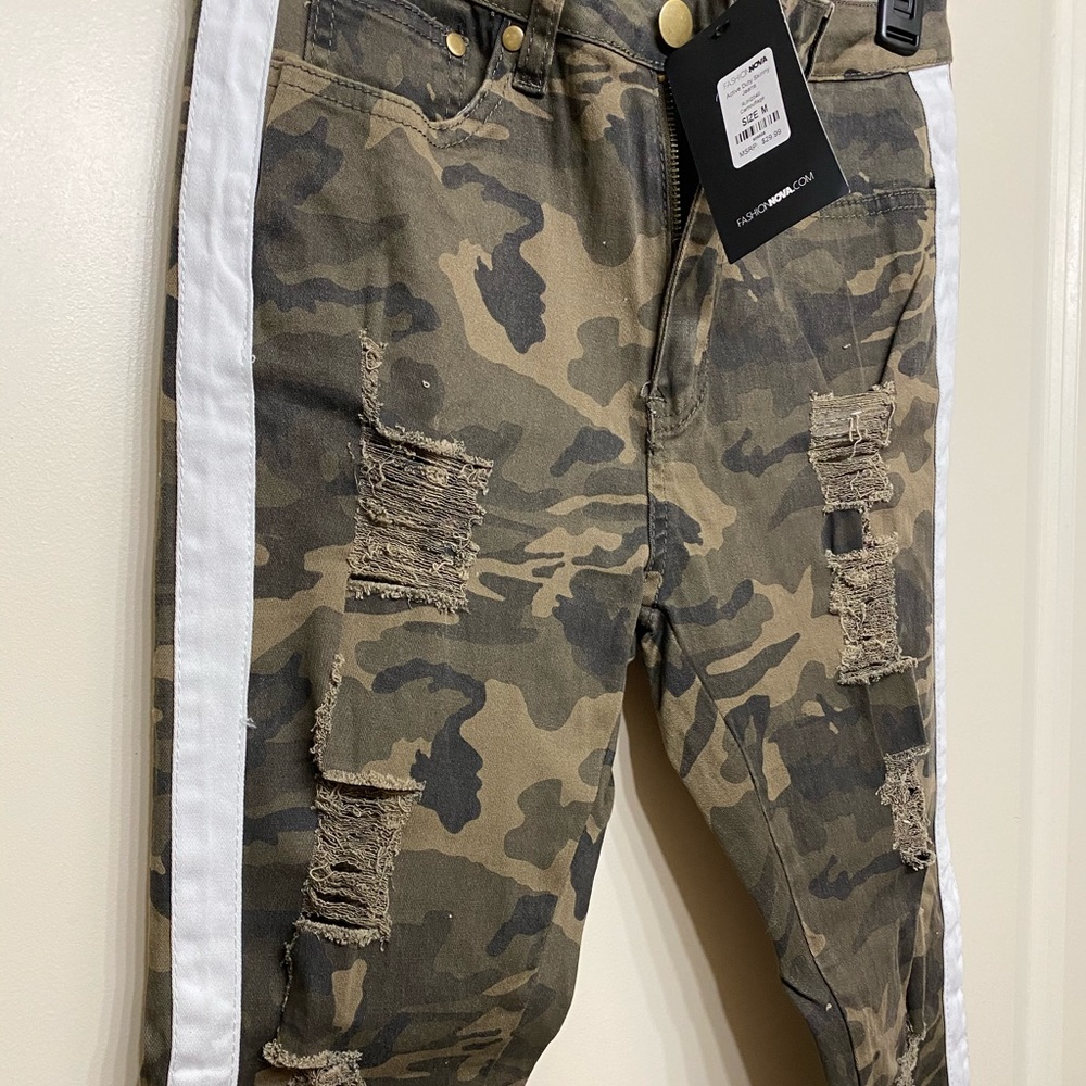 Camo distressed Skinny Jeans